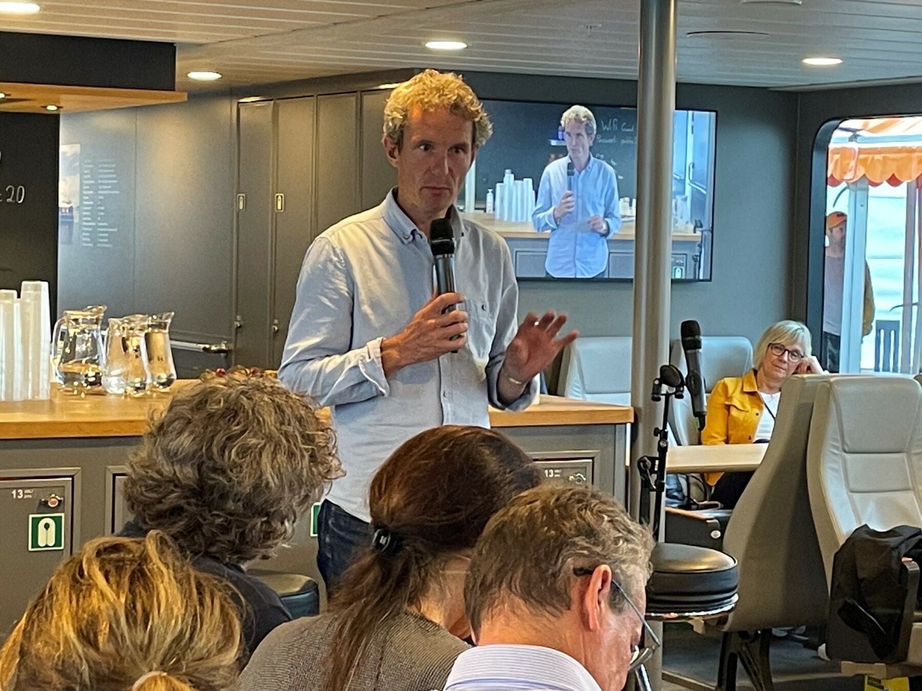 Truls Gulowsen og Naturvernforbundet ser på lukket oppdrettsteknologi som en løsning for å få til et oppdrett som ikke skader naturen.